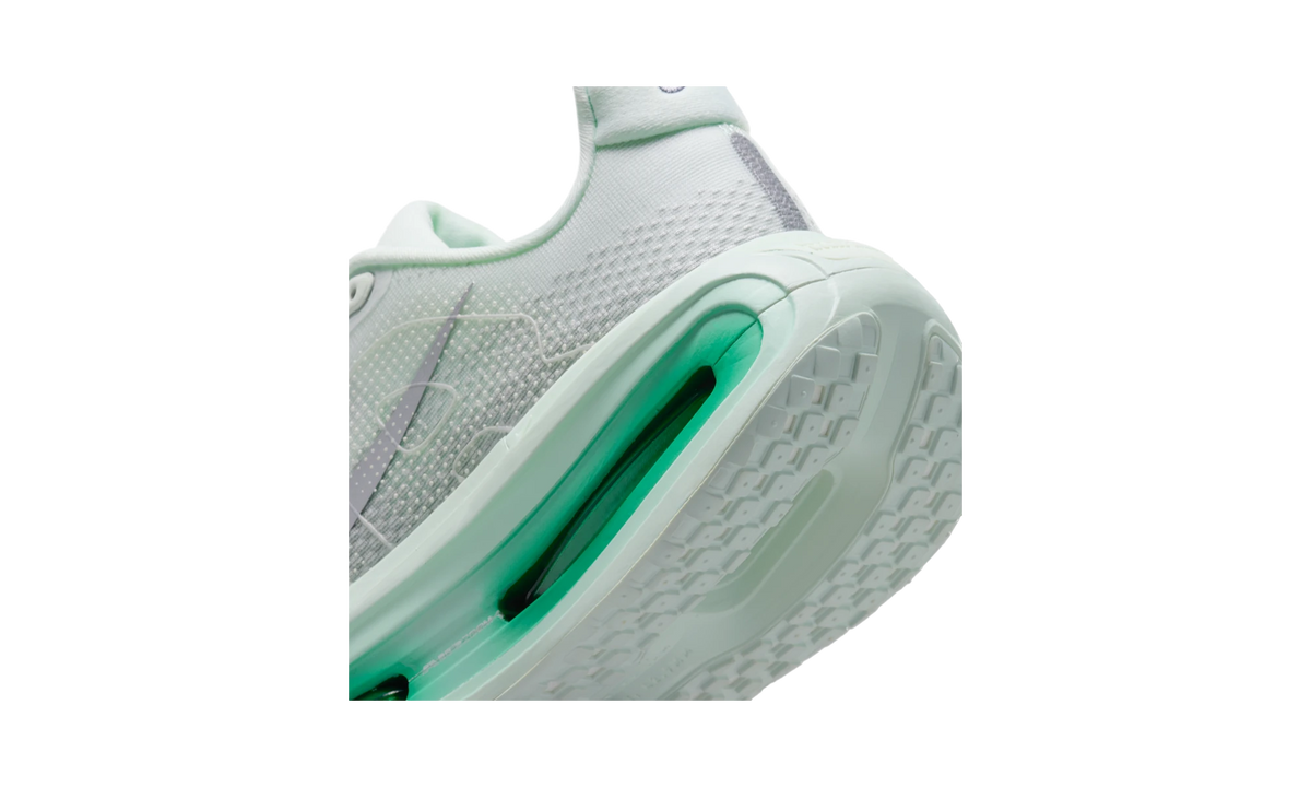 Nike Vomero Premium Barely Green