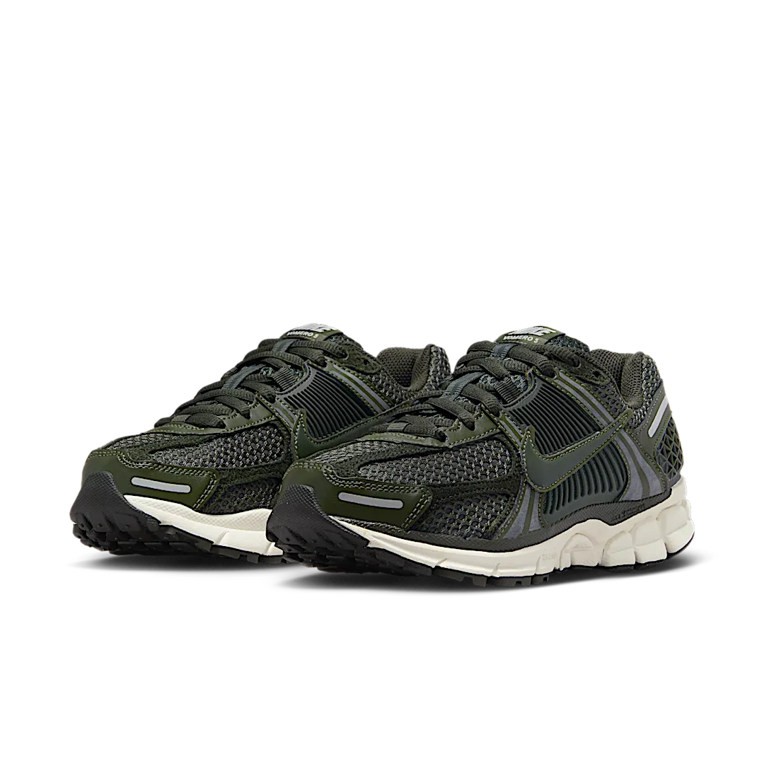 Nike Zoom Vomero 5 Sequoia, Cargo Khaki/Sequoia/Sail/Metallic Silver (FQ8898-325)