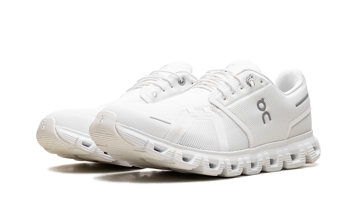 On Running Cloud 6 All White
