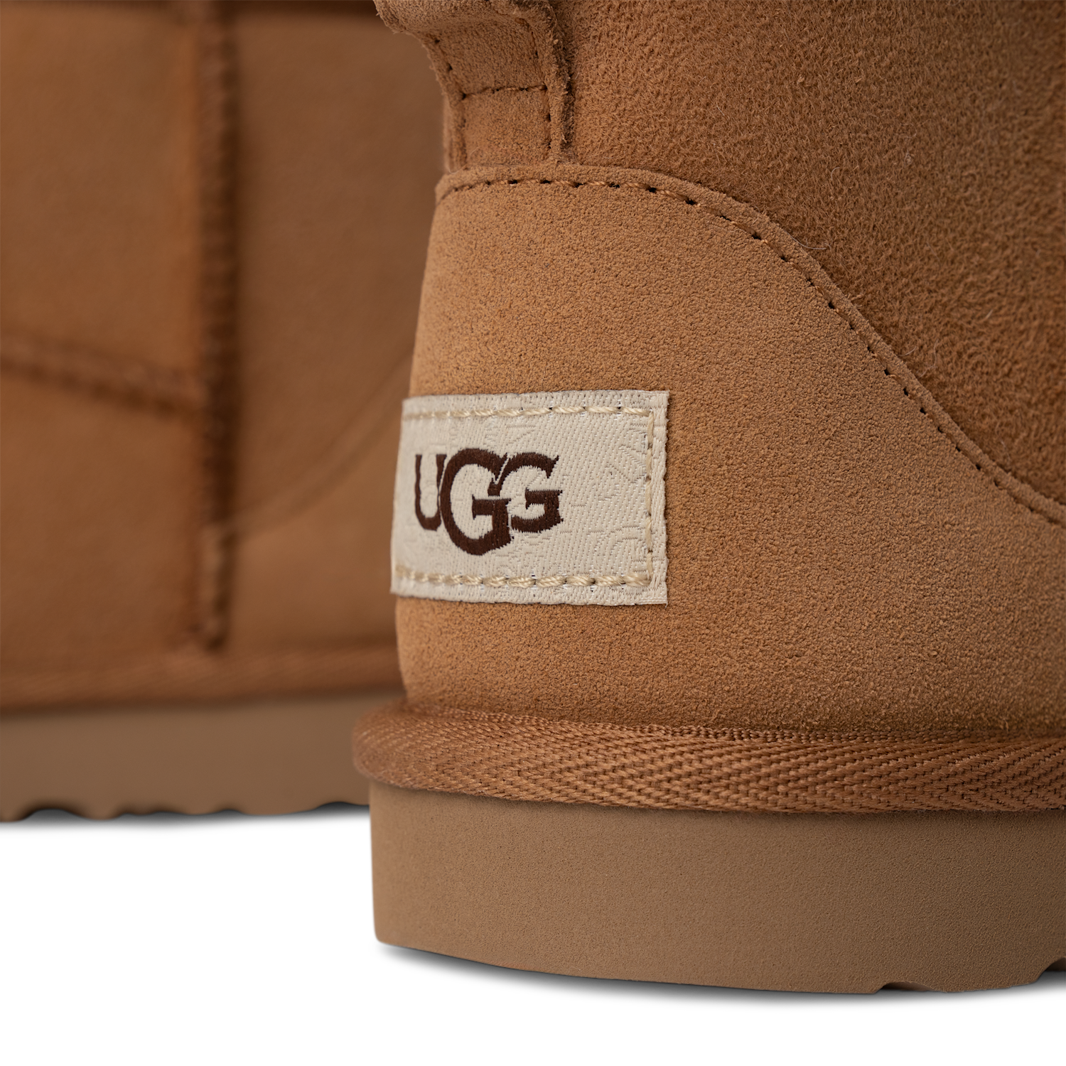 UGG Classic Mini Boot II Boot Chestnut (Kids), Chestnut (1017715K-CHE)