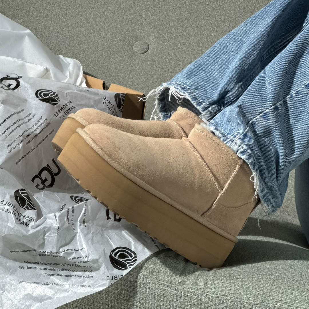 UGG Classic Ultra Mini Platform Boot Sand, Sand (1135092-SAN)